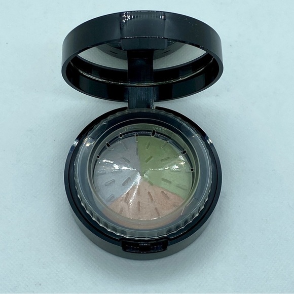 Stila Set & Correct Baked Powder Trio-The Correctors Brand New 0.16oz - Picture 6 of 7